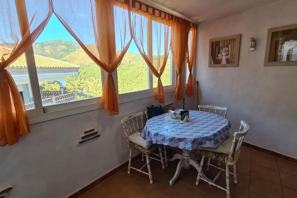 Atico Con Vistas Mar Y Montana Apartment Ojen Exterior photo